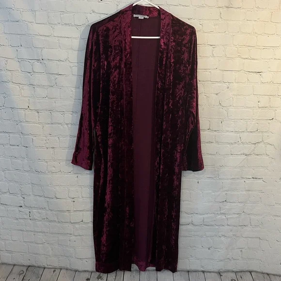 FAVLUX Deep Burgundy Crushed Velvet Cardigan! Like new! - Picture 1 of 8